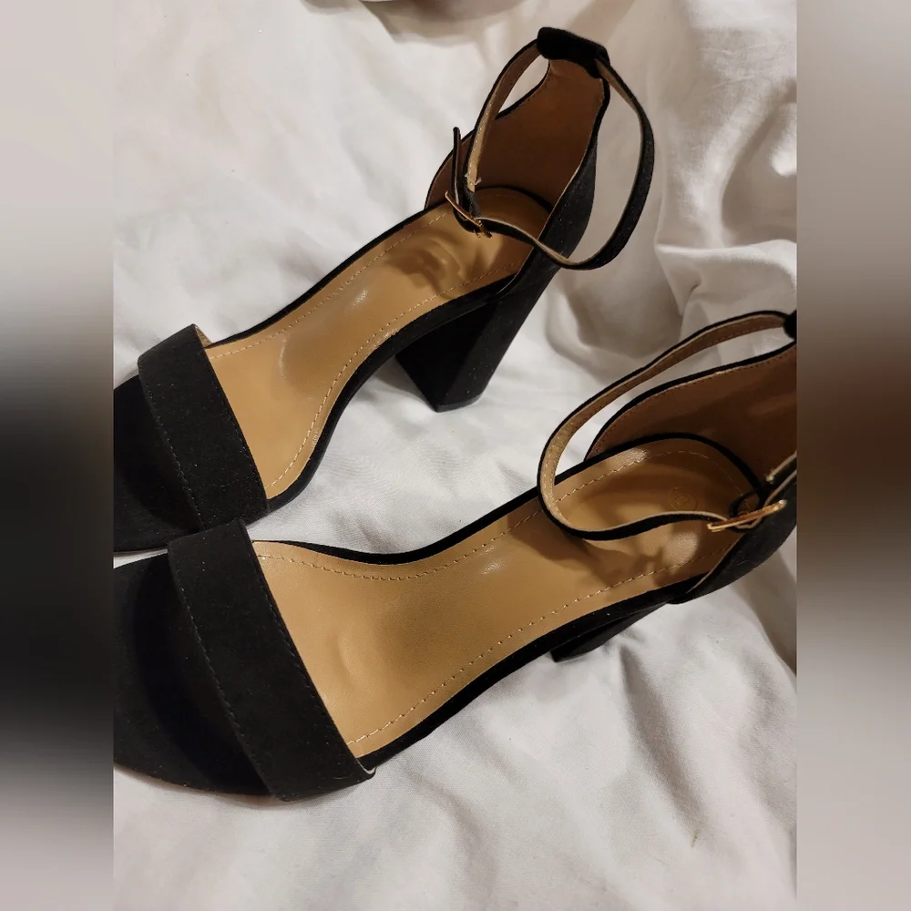 NIB CHUNKY BLOCK HEAL ANKLE STRAP FAUX SUEDE SANDAL SHOE SIZE 8 BLACK - Picture 5 of 12